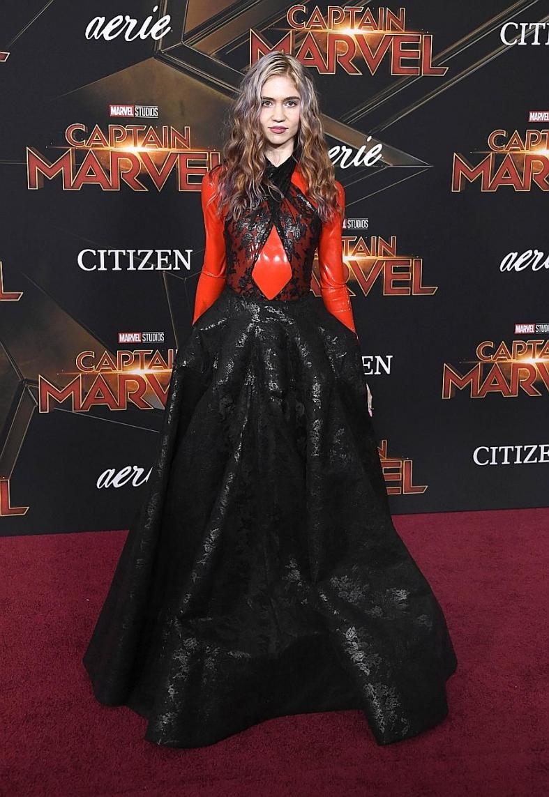 Captain Marvel stars redeem themselves on red carpet