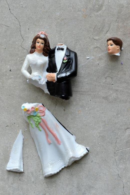 Divorce rate at a 10-year high, fewer getting married