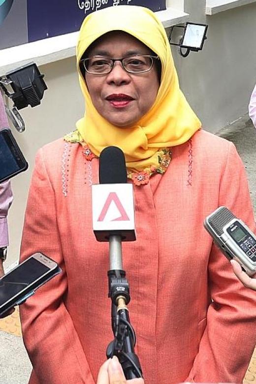 Halimah Yacob submits  papers to run for president