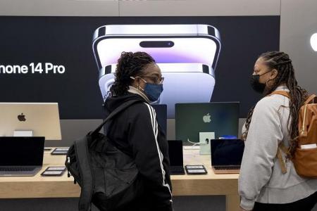 Many shoppers can't find Apple's latest iPhones on Black Friday