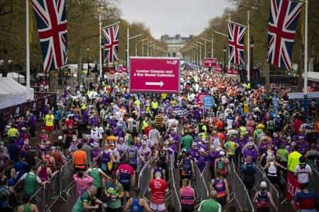 Man dies on way home after completing London Marathon