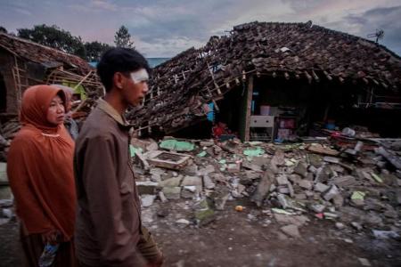 ‘I was crushed’: Fear and panic grip quake-struck Indonesian town  