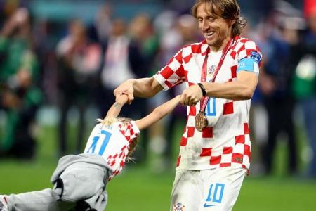 World Cup: Croatia wear down fatigued Morocco to win third place