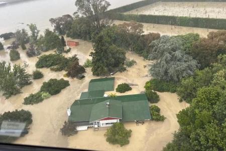 Cyclone in New Zealand leaves 7 dead, trail of chaos