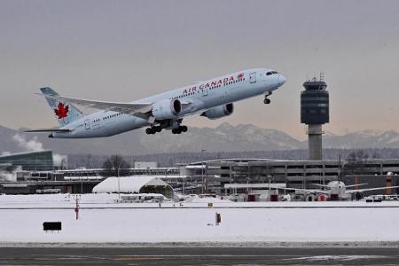 Air Canada apologises to 2 passengers kicked off flight for refusing to sit in vomit-covered seats