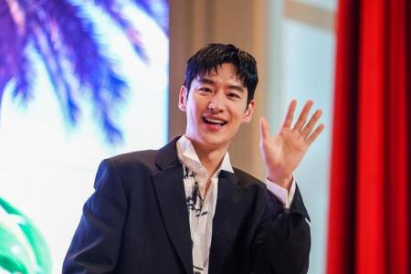 South Korean actor Lee Je-hoon rushed to hospital for emergency surgery