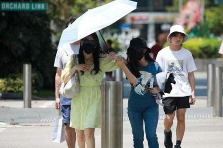 Hot weather causes rise in heat injury cases, worsens skin conditions  
