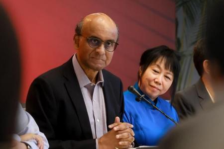 Tharman Shanmugaratnam submits presidential election eligibility forms