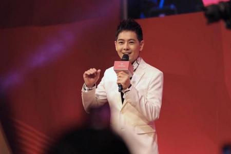 Jimmy Lin attends first public event in 7 months, sings for 3,000 fans