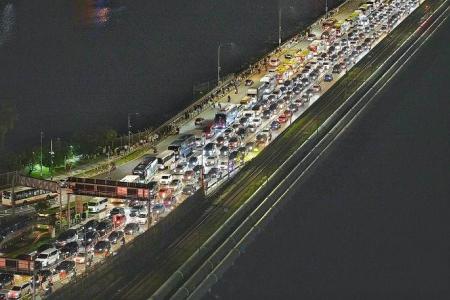 Heavy traffic expected at land checkpoints over Vesak Day