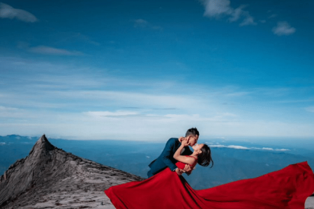 Pre-wedding photoshoot reaches new heights on Mount Kinabalu