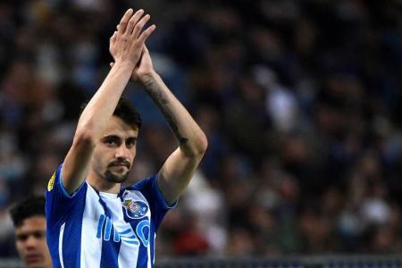 Arsenal sign midfielder Fabio Vieira from Porto