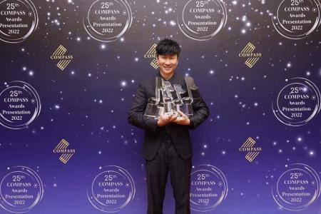 JJ Lin wins Top Local Chinese and English Pop Songs at Compass Awards