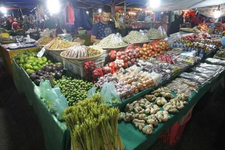 Vegetable shortage, price woes in Malaysia caused by unpredictable weather 