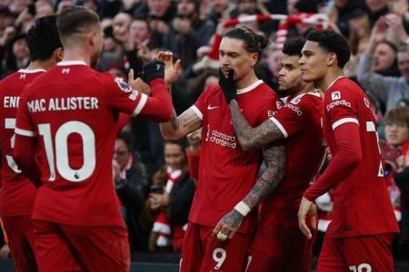 Liverpool respond to stay top after Man City win, Spurs go fourth