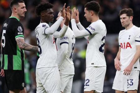 Liverpool respond to stay top after Man City win, Spurs go fourth