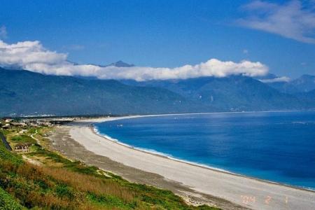 Woman dies after falling 10m while paragliding in Taiwan