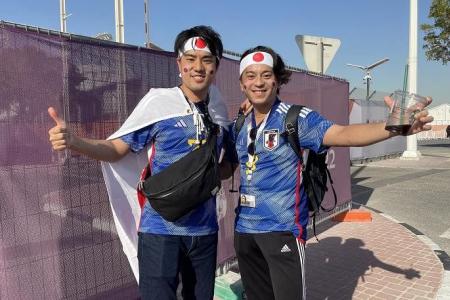 Japanese fans a hit in Qatar with Samurai, bowling pin costumes 