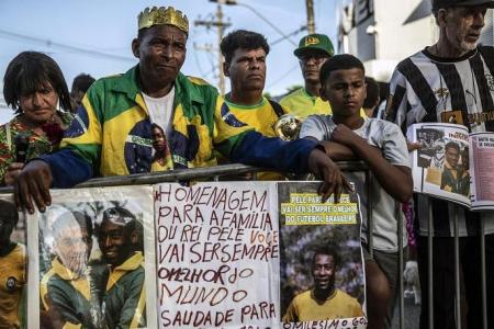 An emotional Brazil pays final respects to Pele