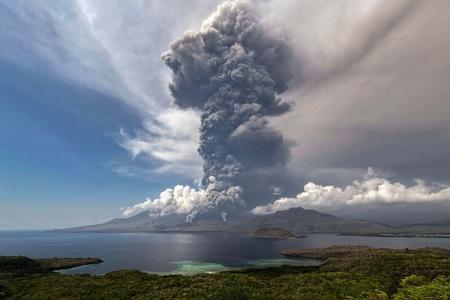 S'pore carriers cancel Bali, Lombok flights after volcano eruption   