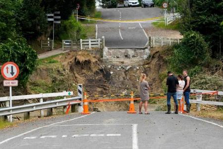 Cyclone in New Zealand leaves 7 dead, trail of chaos