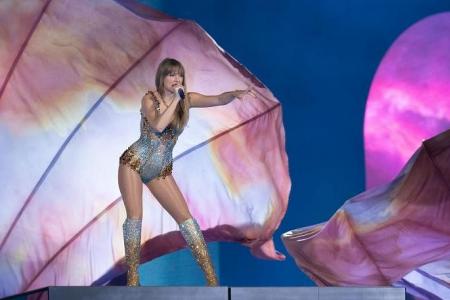 Taylor Swift fans rush to get UOB cards as pre-sale concert tickets only for cardholders