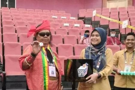 Smiles, drama and tears as unusual Malaysian GE candidates show up