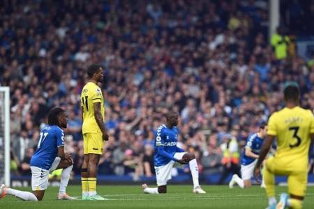 English Premier League teams to limit 'taking the knee' to significant games