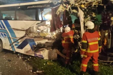 2 dead, 3 Singaporeans injured in accident on Malaysia highway involving tour bus to KL 