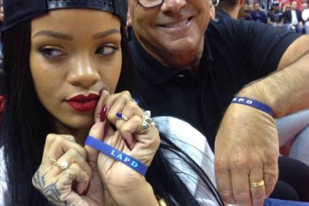 Rihanna donates US$25,000 to LAPD for dropping a phone