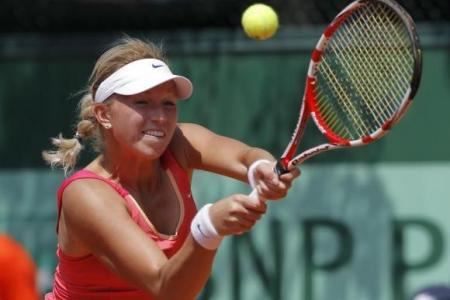 Tennis player's boyfriend proposes on court