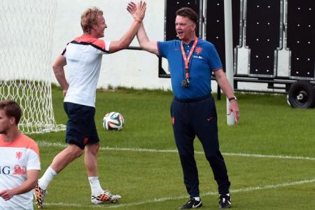 Ex-Liverpool star (reluctantly) backs van Gaal to succeed at Man Utd