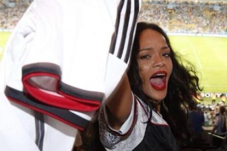 Rihanna flashes her love for Germany