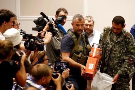 MH17 black boxes in hands of M'sia team