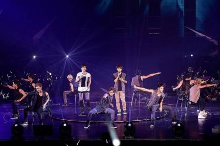  Korean boy band EXO wows at concert here