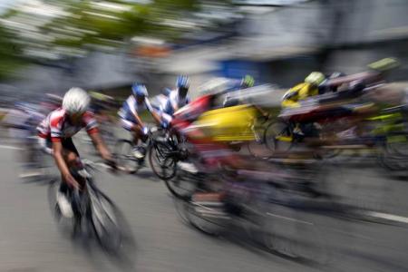 UCI: Flesh-coloured cycling kit 'unacceptable'