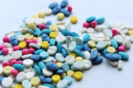 GP suspended, fined for prescribing pills to addict patient