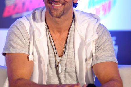 Bollywood heartthrob Hrithik Roshan warns fans against obsession