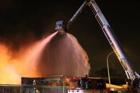 Fire at Jurong warehouse this morning: 60 SCDF officers put out blaze