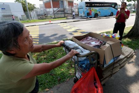 Elderly cardboard collectors: Why do they take the risk?