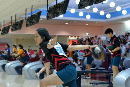 Bowler Jazreel beats compatriot to take masters gold