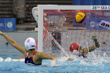 Shock loss for water polo women