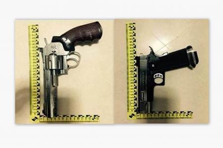 4 arrested for possession of airsoft guns