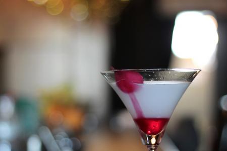 Confessions of a private bartender: Tai tais and bachelorettes love him