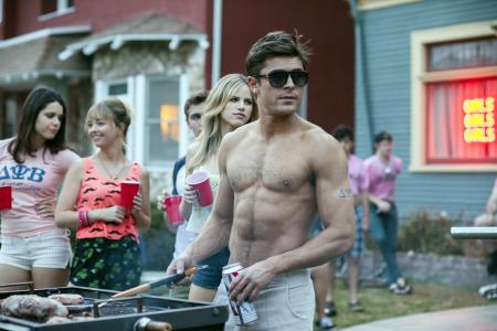 Zac Efron strips down for Baywatch movie