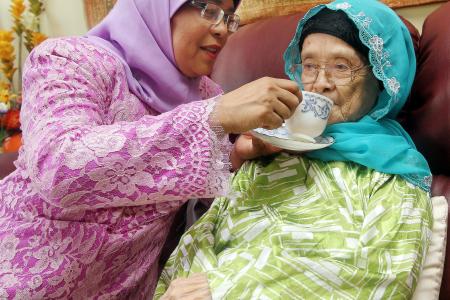 Halimah Yacob's mother dies