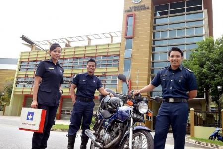 Couple on a date and SCDF officer apprehend two suspects