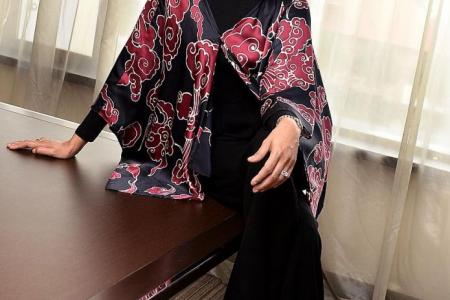 Malaysian singer Ziana Zain has 'flying mic' moment