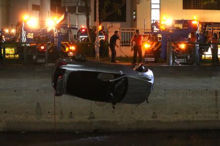 Two women die after convertible plunges into Alexandra Canal