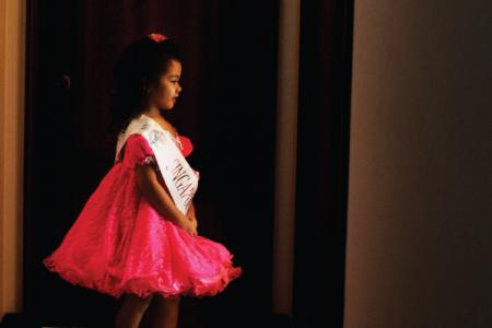 Girl, 6, heading to Paris for international beauty pageant